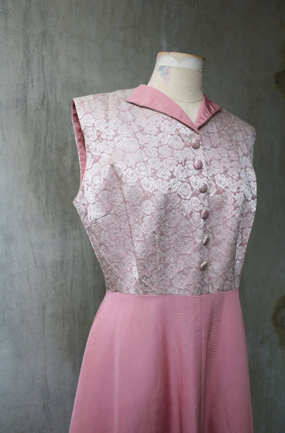 1950s 1960s pink floral taffeta sleeveless dress - image 4