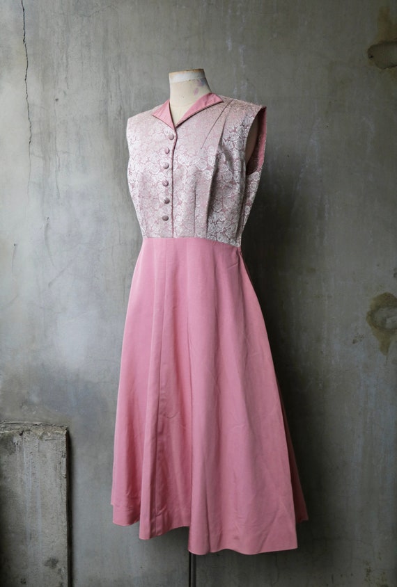 1950s 1960s pink floral taffeta sleeveless dress - image 3