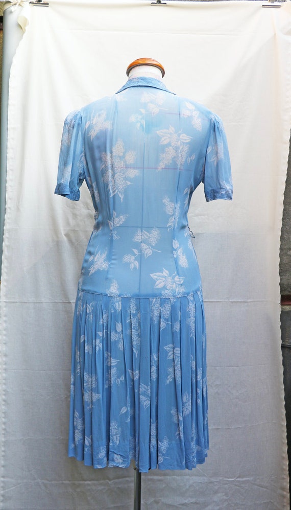 Late 1920s early 1930s baby blue floral drop wais… - image 4