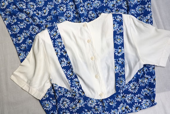 80s does 40s royal blue navy floral daisy novelty