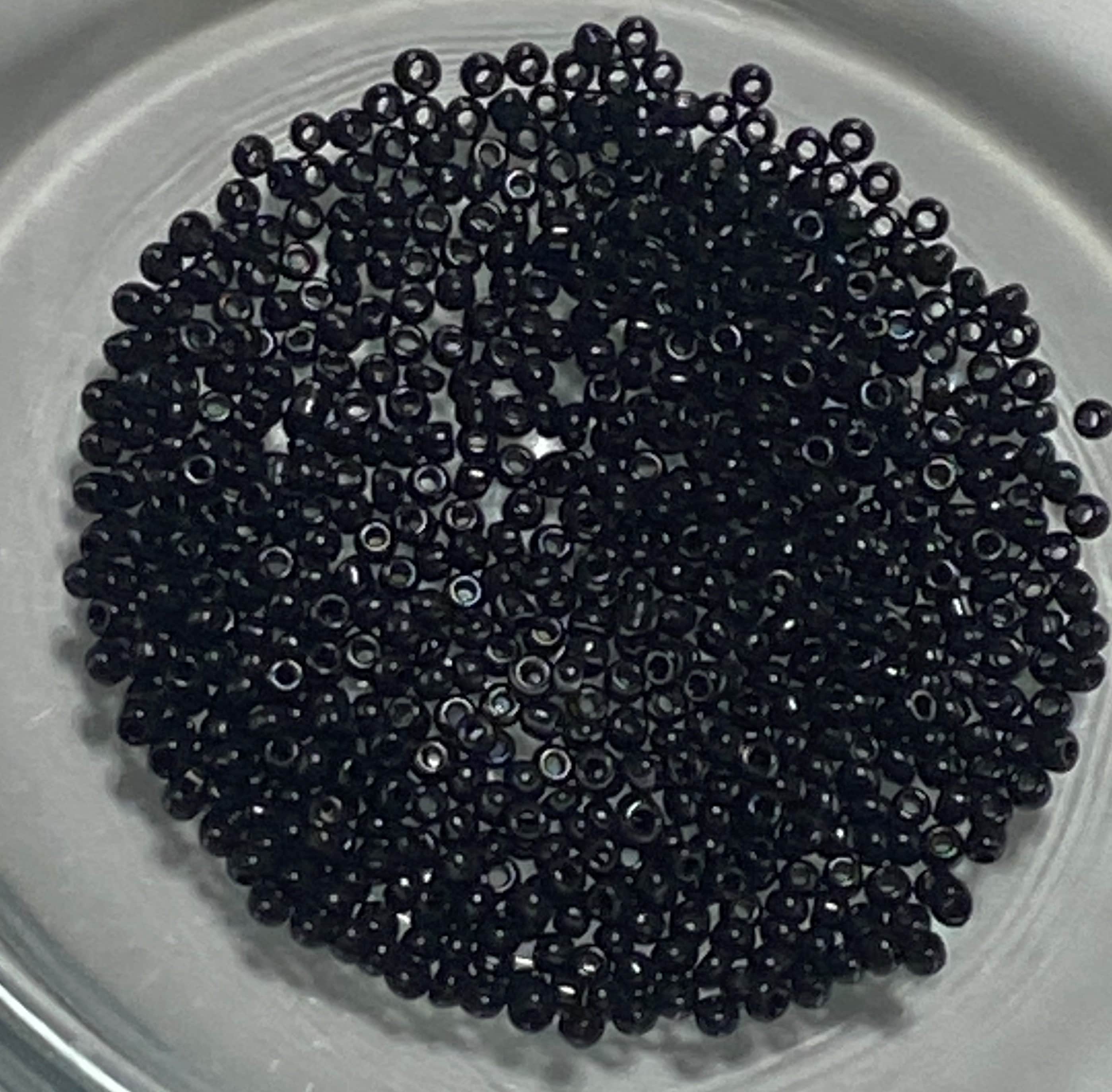 Écheveau Ancien De Micro Perles De Rocaille Noires - Rare - Pour Créations Bijoux Et Broderie - Occasion