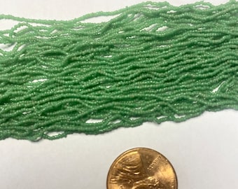 Antike Mikroperlen - 20/0 Handgefertigte Medium Greasy Jade oder Foliage Green
