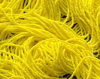 Antik Vintage Micro Seed Beads-14/0 Opak leuchtend intensive zitronengelbe Hanks