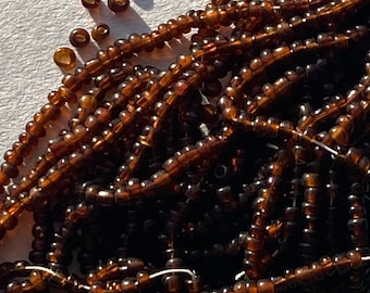 Antike Vintage Micro Seed Beads-16/0 Medium Schildkröte Braun Transparent 4g