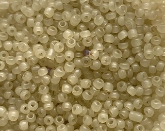 Greasy Wildleder Beige Micro Rocailles 12 / 0 - 1 Unze Beutel