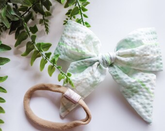 Medium Green Plaid Seersucker Classic Bow | Spring Headband | Girl's Hair Bow | Spring Hairbow | Newborn Toddler Hairbow| Easter Hairbow