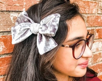 Silver Crushed Velvet Flat Tailed Classic Bow | Velvet Hairbow | Baby Hairbow | Toddler Hairbow | Christmas Gray Hairbow | Crushed Velvet