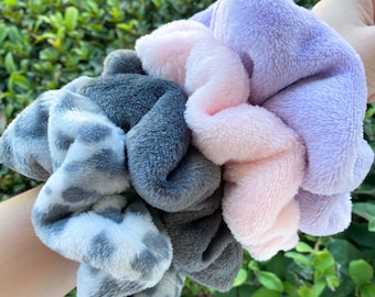 Robe scrunchies, Plush scrunchies, Super soft scrunchies, Gift for her, Fluffy hair ties, Comfy scrunchies, White furry scrunchies, Spa day