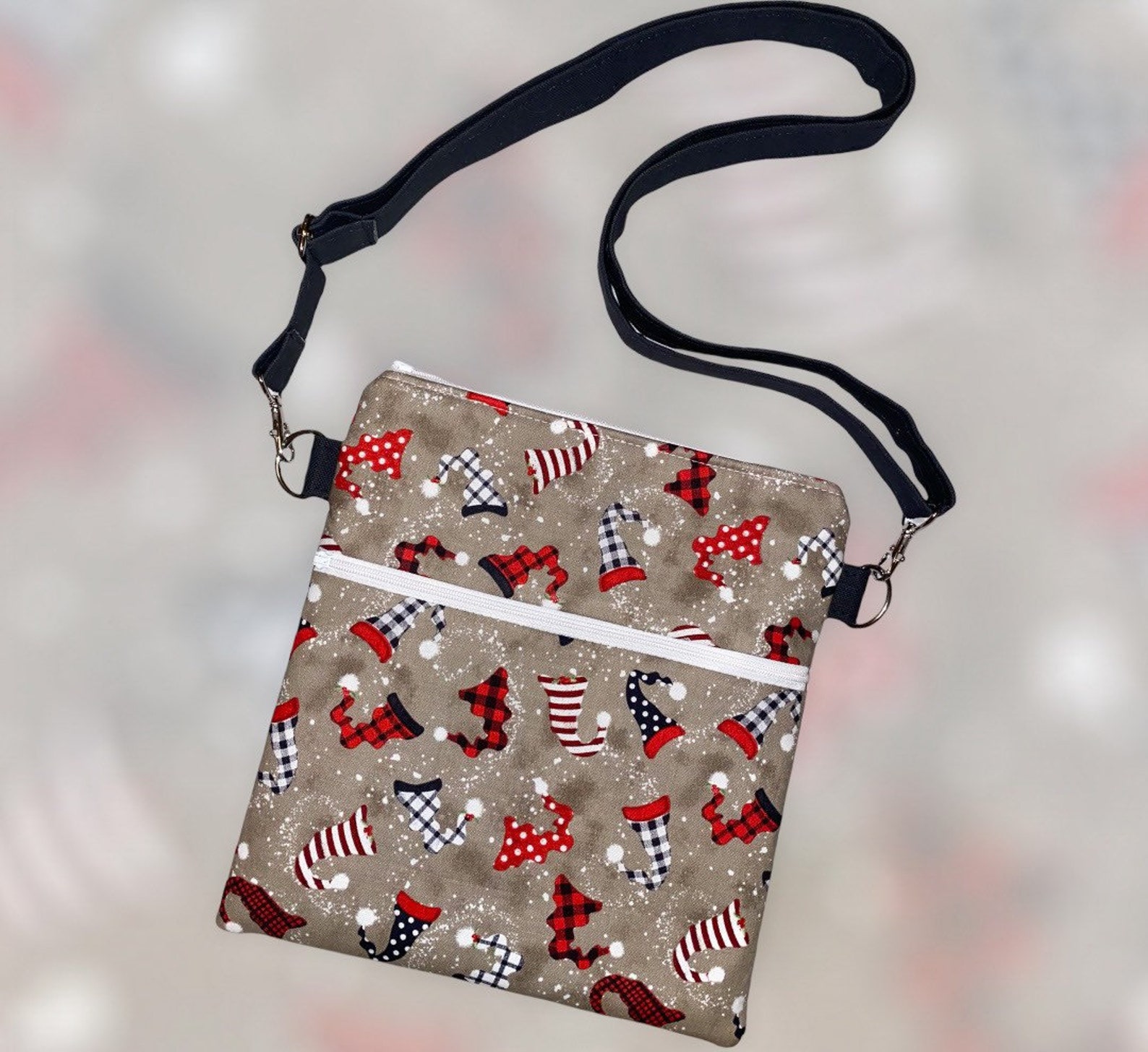 Sletend Small Crossbody Purse For Women – Quilted Gnome Bees Design, Detachable Chain, Phone Bag - View #2