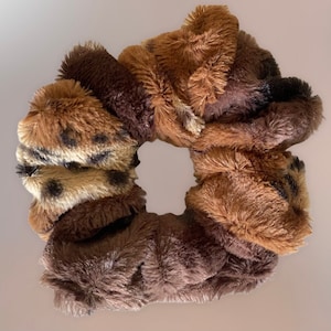 Jumbo Leopard print fuzzy Scrunchies, Furry big scrunchies, Animal Print cheetah Scrunchies, Super soft hair ties, Faux fur Scrunchies