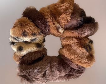 Jumbo Leopard print fuzzy Scrunchies, Furry big scrunchies, Animal Print cheetah Scrunchies, Super soft hair ties, Faux fur Scrunchies