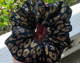 Leopard print robe scrunchies, Plush scrunchies, Super soft, Gift, Fluffy hair ties, Comfy scrunchies, Furry scrunchies, Animal print