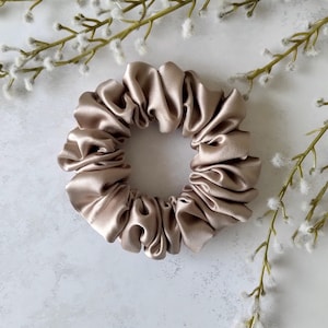 Pure Mulberry Silk  Scrunchie - Midi Taupe Quartz - Luxury 30 Momme - 6A Grade