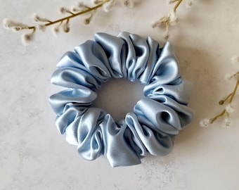 Pure Mulberry Silk Scrunchie - Midi Blue Sea Mist - 22 Momme  -  6A Grade