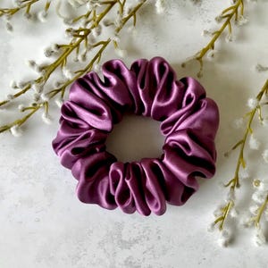 Pure Mulberry Silk Scrunchie - Midi Mulberry - Luxury 30 Momme - 6A Grade