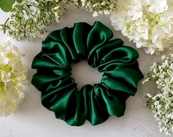 Pure Mulberry Silk Sustainable Scrunchie - Large Emerald Green - Luxury 22 Momme Hair Accessory - Highest Quality 6A Grade and Plastic Free