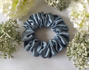 Pure Mulberry Silk Sustainable Scrunchie - Midi Blue Grey Waterfall - Luxury 22 Momme Hair Accessory - Highest Quality 6A Grade Plastic Free