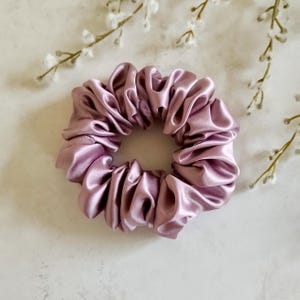 Pure Mulberry Silk Scrunchie - Midi Lilac Heather - 22 Momme - 6A Grade