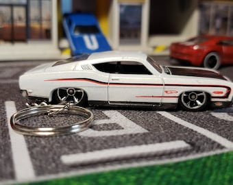 1970 1971 Ford Torino Muscle Car-toon Key Chain Ring Fob NEW 