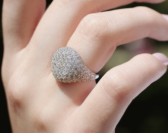 Round pavé chevalier in 925 silver with white zircons, women's chevalier, pinky ring, shield ring.