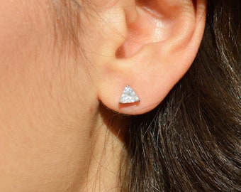 925 silver triangle stud earrings with white zirconia, stud earrings, minimal earrings, triangle earrings