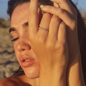 925 silver diamond-cut cord ring plated in gold, torchon rings, unisex ring, braided ring.