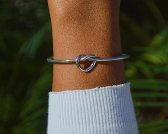 Rigid heart knot bracelet in 925 silver plated in 18k gold, promise bracelet, unisex bracelets, knot bracelet