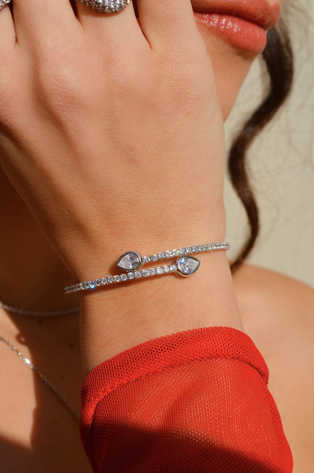 Bracciale Rigido regolabile Bangle in Argento 925 Rodiato Pietra centrale Colore Giallo e Pietre zirconi bianchi Incastonate