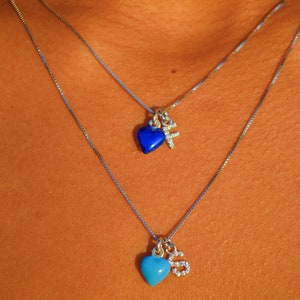 Collar veneciano en plata 925 con colgante de corazón esmaltado de colores y colgante con inicial de circonitas, collar con colgante de corazón e inicial