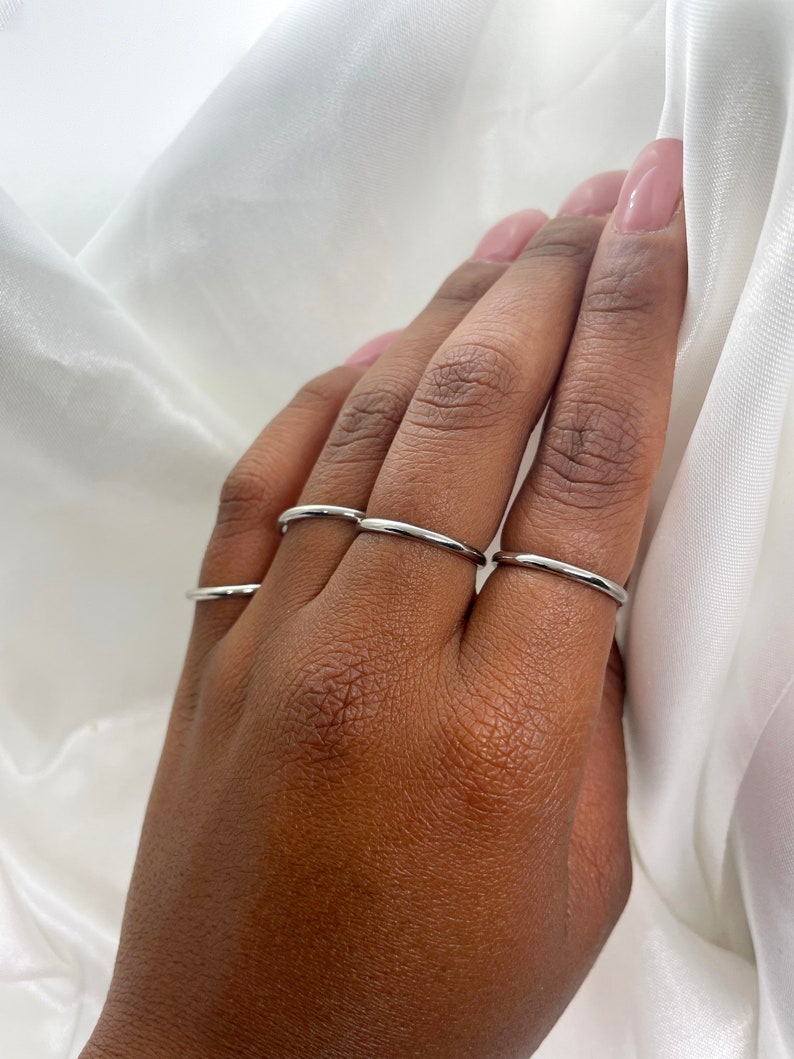 Fedina ferma anello in argento 925 bagnato in oro giallo 18kt, ferma anelli, anello sottile argento e oro,anello impilabile, anello liscio immagine 9