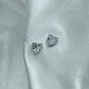 925 silver heart light point earrings dipped in 18-karat gold with white zirconia, minimal lobe earrings, silver heart earrings