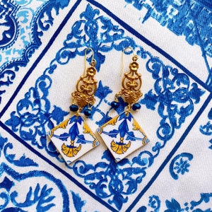 Majolica chandelier earrings