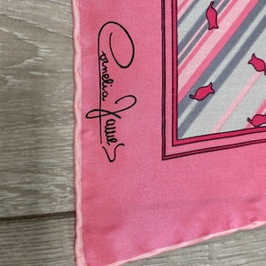 Cornelia James Vintage Seidenschal, 1960er Jahre Accessoire, Rosa und Graues Vintage Kopftuch Bild 8