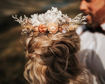 Getrocknete Blume Haarkamm Pfirsiche & Creme Hochzeit Zubehör. Hergestellt mit getrockneten Blumen.