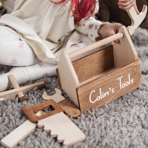 Kit de herramientas de reparación de juguetes personalizado, caja de herramientas de madera para niños pequeños, juguetes de aprendizaje de madera para niños, juguetes de desarrollo infantil, regalo único para niña