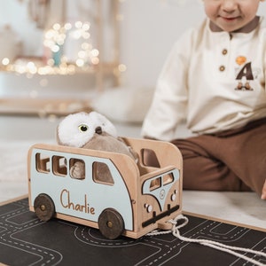 幼児向けのパーソナライズされた押し引きおもちゃ、引っ張る木製の車、赤ちゃんの孫への誕生日プレゼント|クリスマス、2〜3歳の子供向けの木製おもちゃ