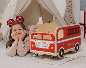 Spielzeugkiste aus Holz für Kinder, Spielzeugkiste in Form eines Feuerwehrautos mit Rädern, Spielzimmermöbel, Baby Mädchen | Jungen-Dusche-Geburtstags-Geschenke