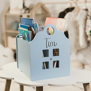 Estantería de libros de madera portátil personalizada con decoración en tonos pastel para guardería, organizador de libros para niños, estantería única para bebés, sala de juegos