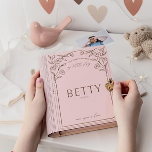 Niestandardowe pudełko na pamiątki dla dziecka, drewniane pudełko na pamiątki z zamkiem dla małej dziewczynki, pastelowy różowy prezent na baby shower, prezent dla rocznego dziecka, słodki prezent na pamiątkę chrztu