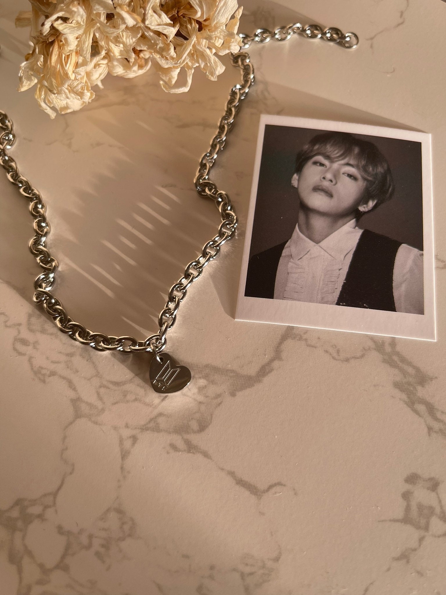Bts choker deals