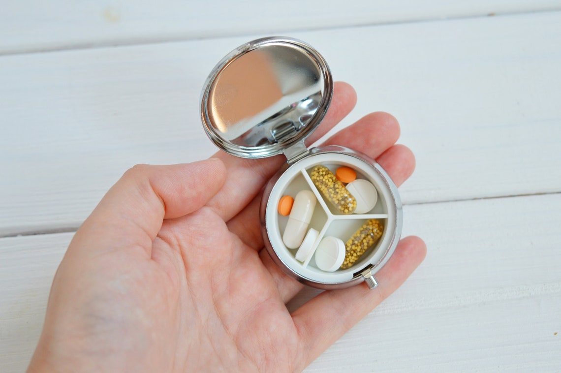 White daisy Flower Pill Box Travel Pill Box Pill Cases Pill Etsy