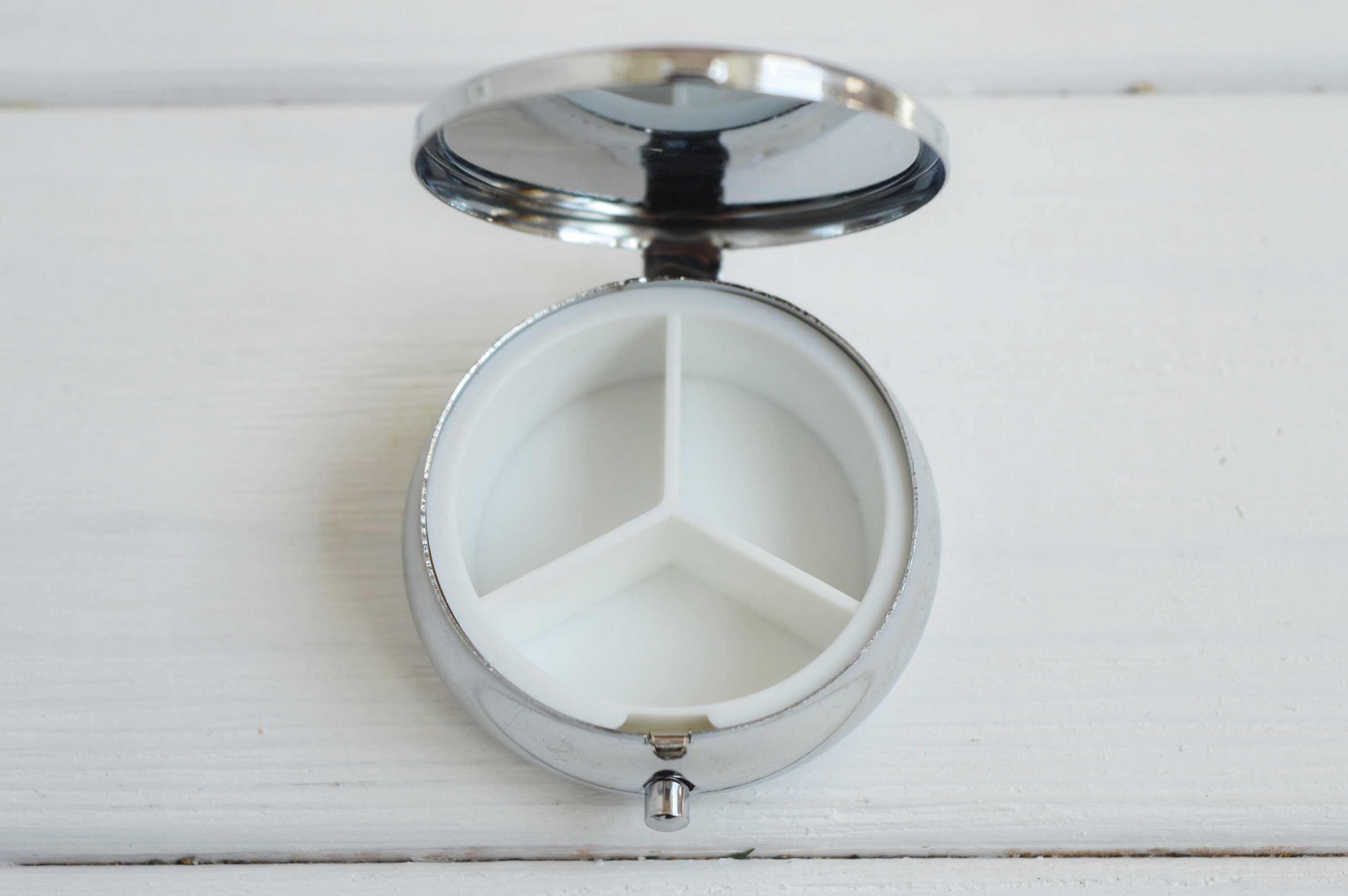 White daisy Flower Pill Box Travel Pill Box Pill Cases Pill Etsy