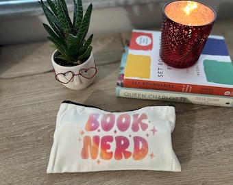 Book Lover's Annotation Kit: Cosmetic Bag Gift Set with Pen, Stickers & Keychain