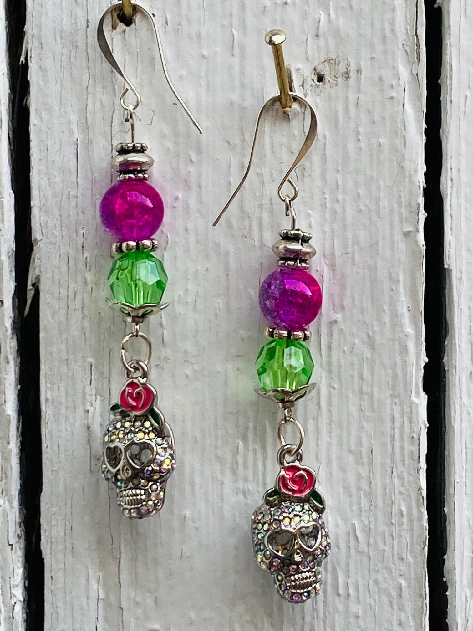 Cráneos de azúcar espumoso con cuentas de vidrio | Etsy