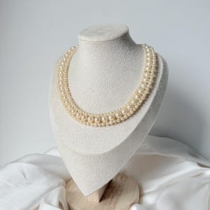 Vintage Perlen Choker mehrreihig gewebt • Romantisches Perlen Collier mit Strass Blüten Verschluss • Brautschmuck Statement Kette Creme