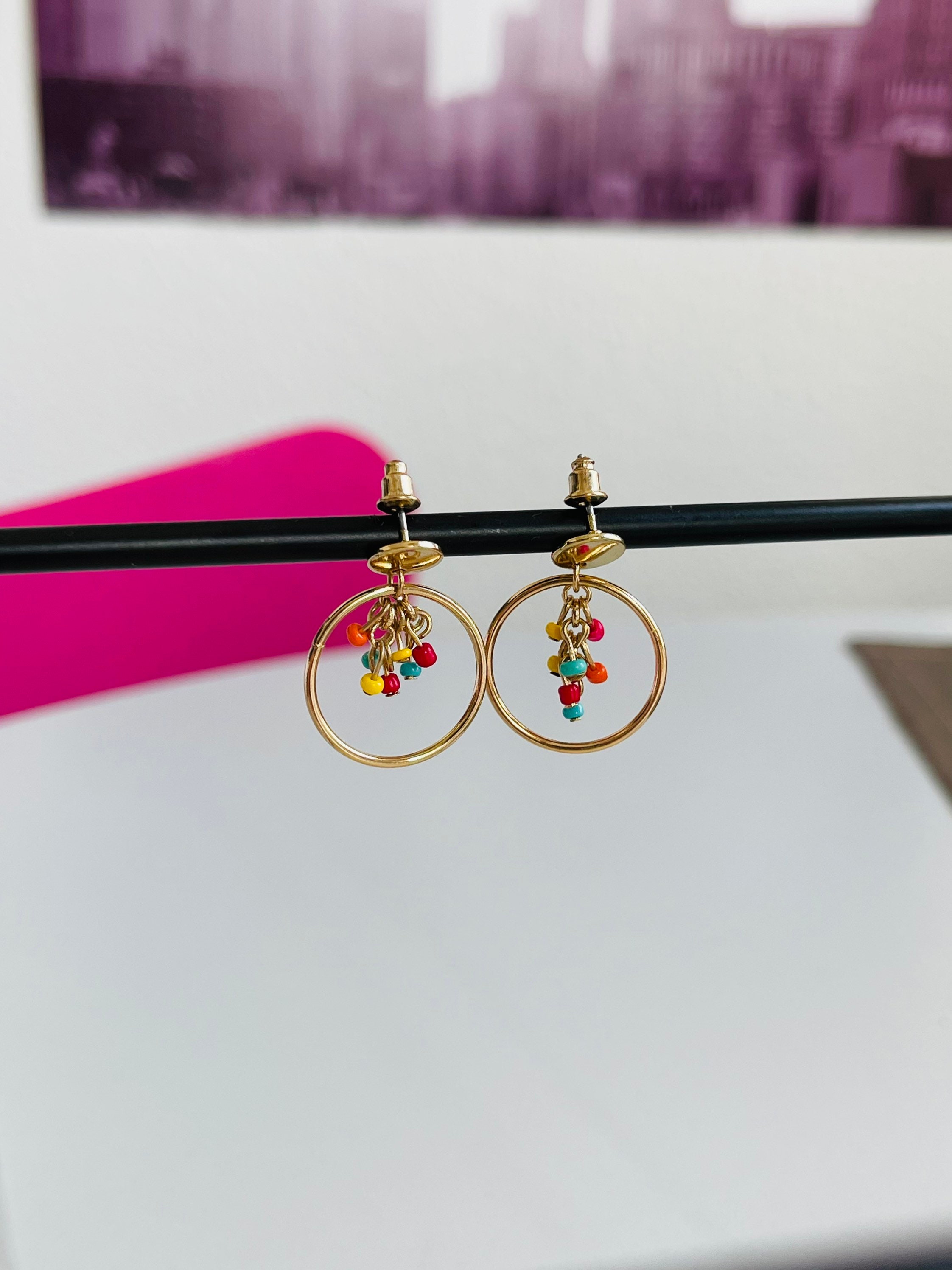 perlenohrringe hängend bunt Perlenschmuck bunt Hängeohrringe mit bunten mini Perlen mini Perlen