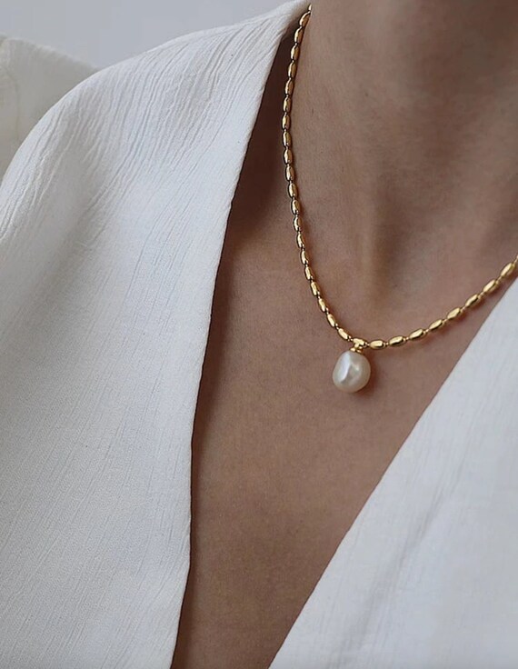 Gold beads 2024 and pearl chain
