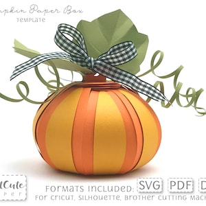 Può includere: Un modello di scatola di zucca in carta per l'artigianato. Il modello è progettato per essere tagliato con una macchina da taglio Cricut, Silhouette o Brother. Il modello include una zucca, un fiocco e una vite.