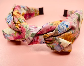 Handgefertigtes Knoten-Haarband: Blumenhaarreif