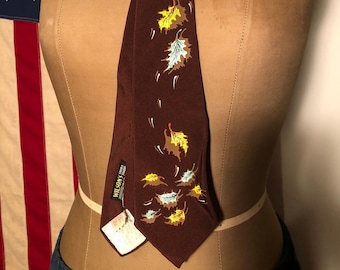 I don’t beleaf this 50s Hand Painted Leaf Tie